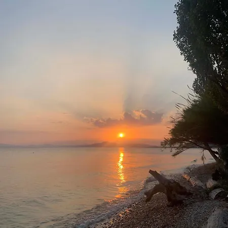 ξενωνας νιμπη Lägenhet Koropi